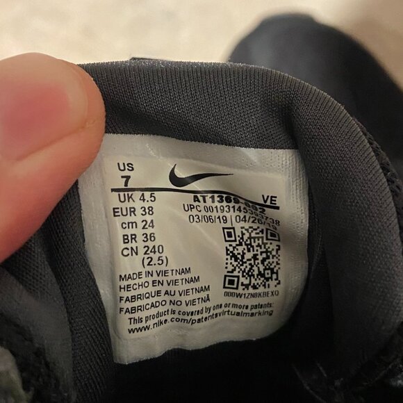 Nike Legend React 2 - Size 7 - Picture 8 of 8